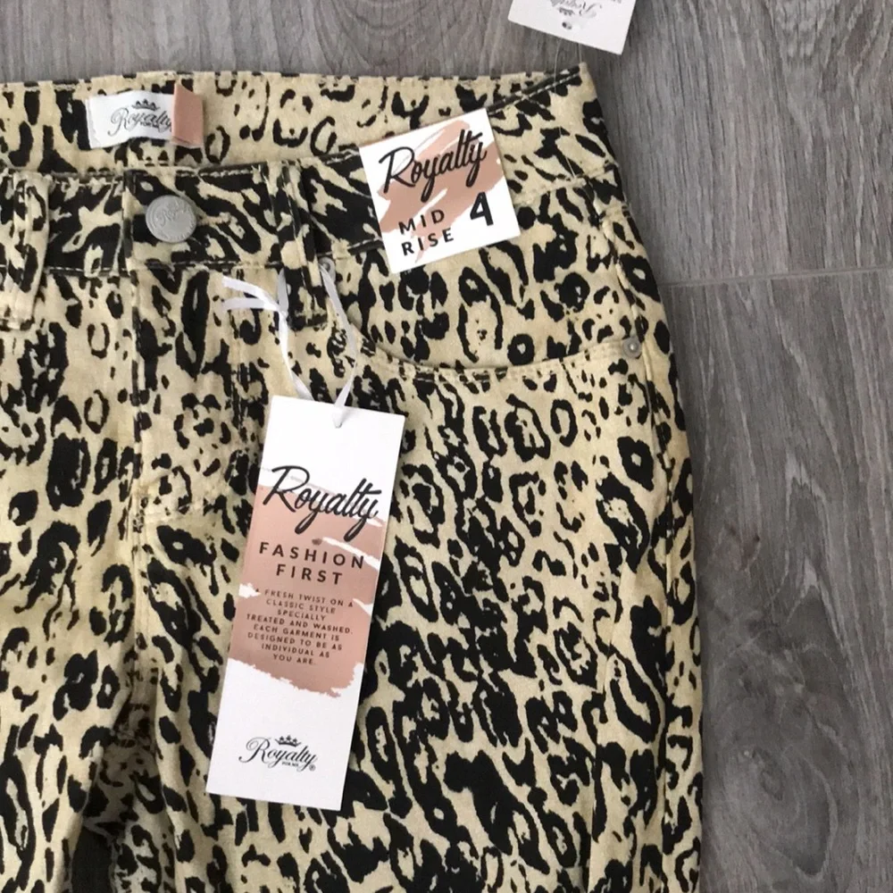 NEW ROYALTY For Me Women's Mid Rise Cheetah Print Ankle JeanPants | 4
